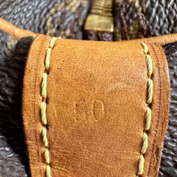 Louis Vuitton Keepall 50 Brown and Tan Monogram Bag - Picture 3 of 9